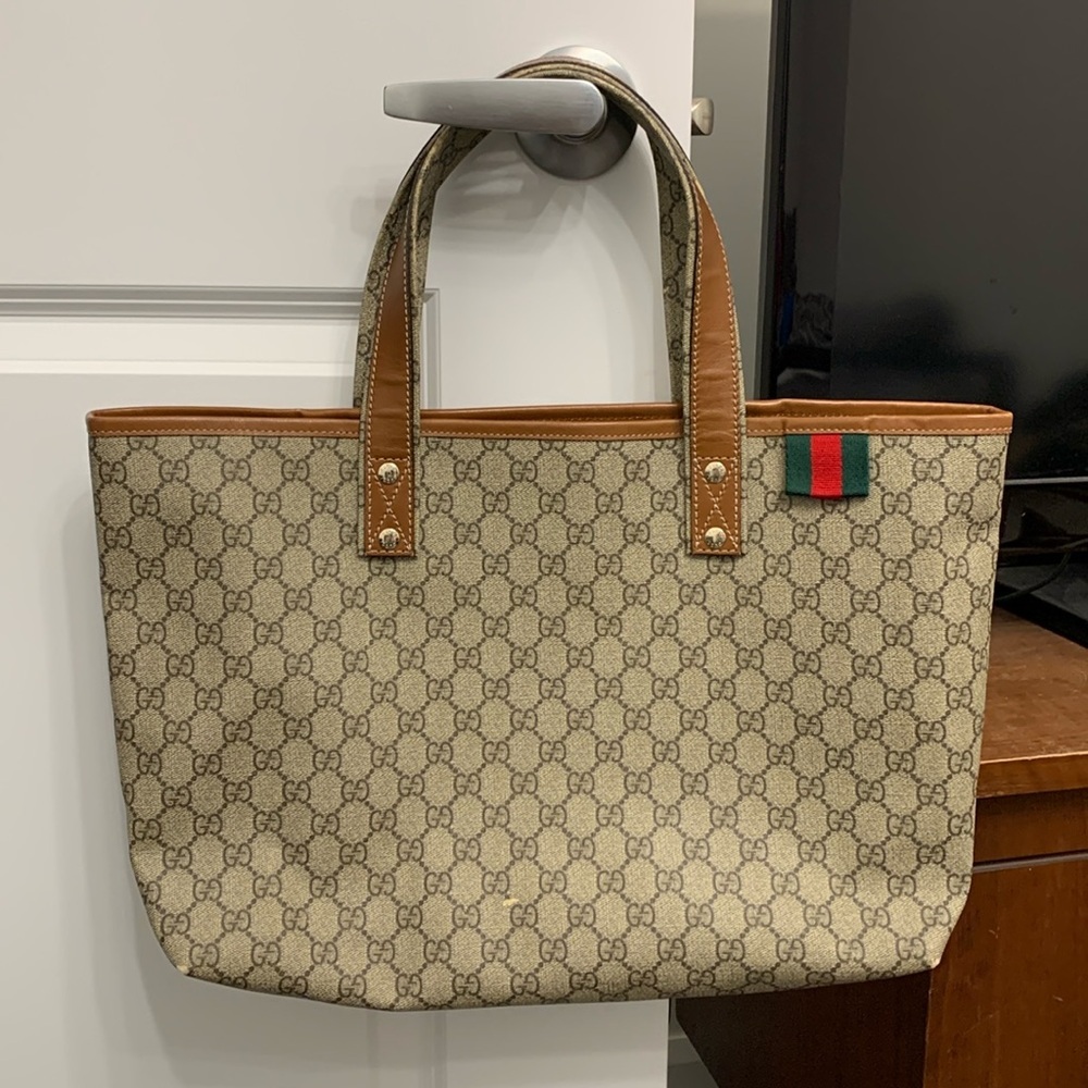Authentic Gucci leather Tote "Shelly" GG SUPREME Tote